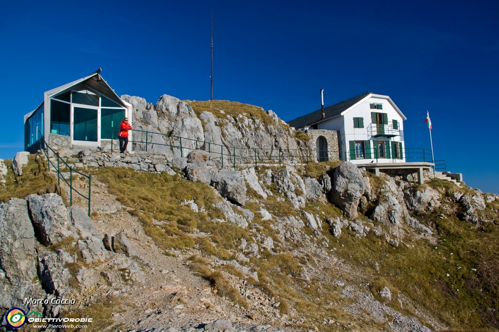 34_Il rifugio Brioschi.JPG